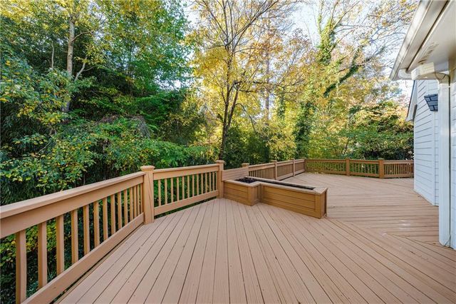 15 Vickwood NE Court, Marietta, GA 30068