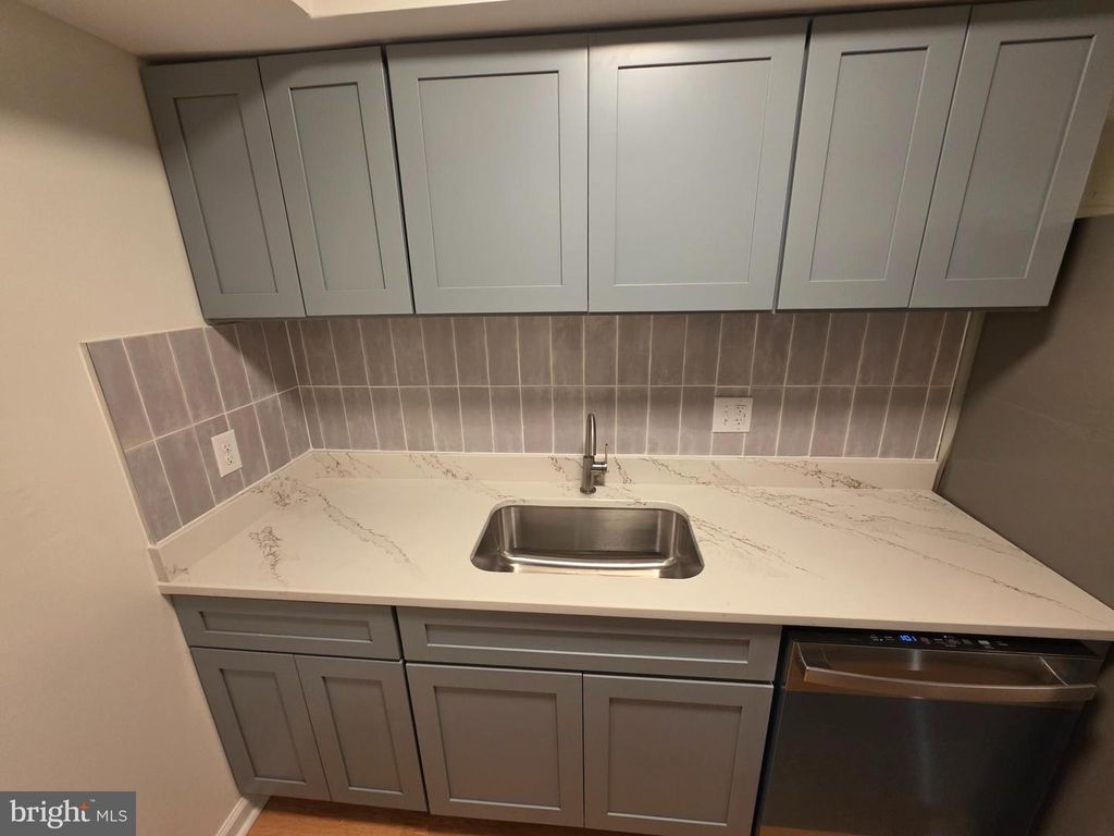 Image 5 of property listing at 7640 N ARBORY WAY #133, Laurel, MD 20707