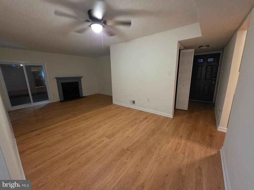 Image 6 of property listing at 7640 N ARBORY WAY #133, Laurel, MD 20707