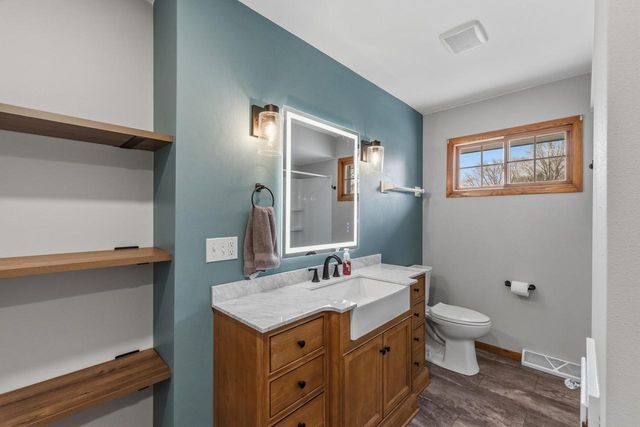 3975 Margolis DRIVE, West Bend, WI 53095