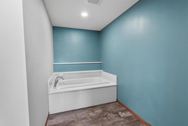 3975 Margolis DRIVE, West Bend, WI 53095