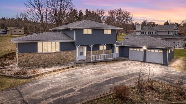 3975 Margolis DRIVE, West Bend, WI 53095
