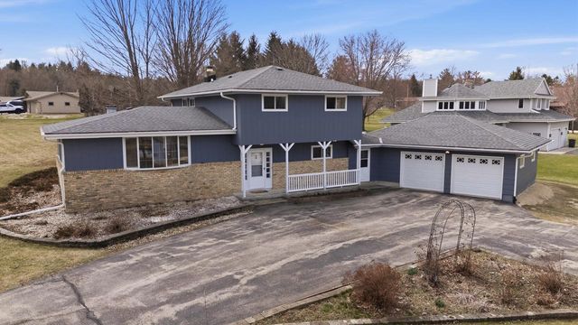 3975 Margolis DRIVE, West Bend, WI 53095
