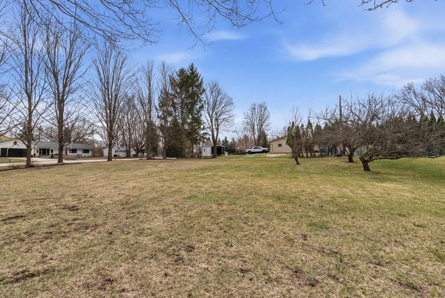 3975 Margolis DRIVE, West Bend, WI 53095