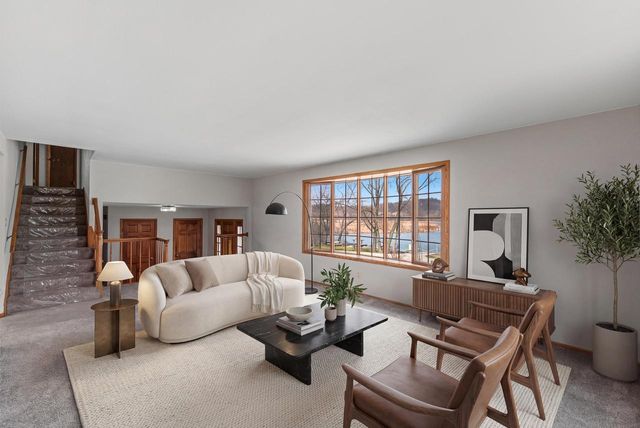 3975 Margolis DRIVE, West Bend, WI 53095