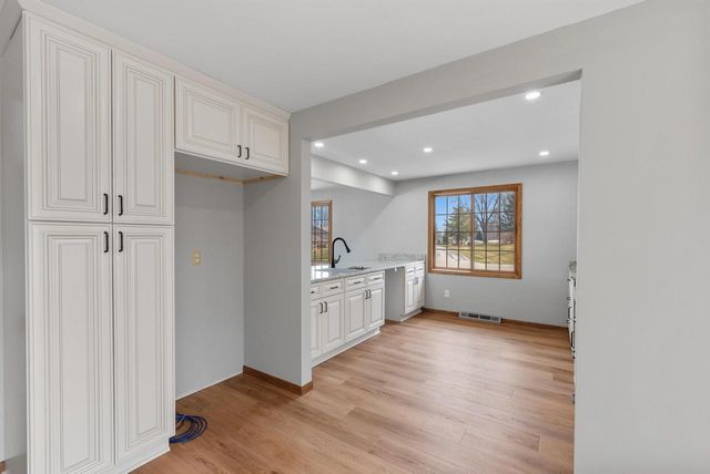 3975 Margolis DRIVE, West Bend, WI 53095