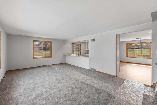 3975 Margolis DRIVE, West Bend, WI 53095