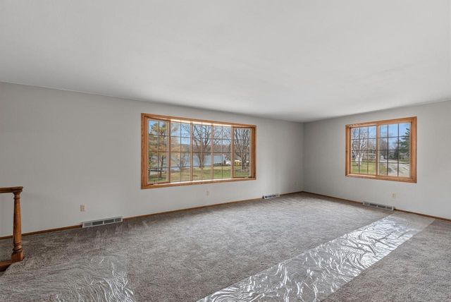 3975 Margolis DRIVE, West Bend, WI 53095