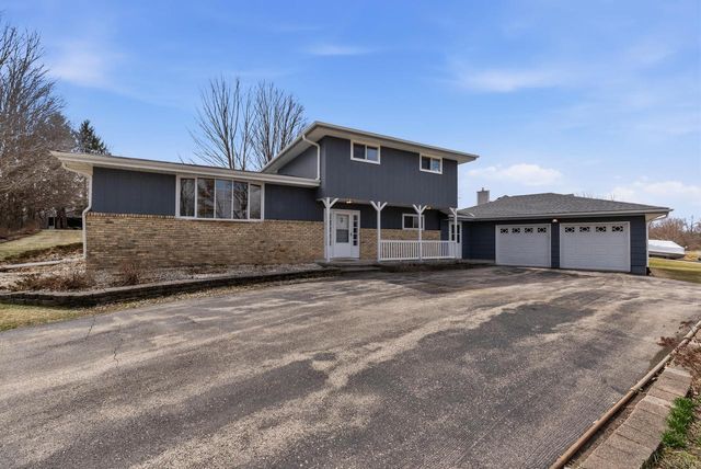 3975 Margolis DRIVE, West Bend, WI 53095