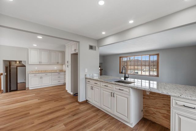 3975 Margolis DRIVE, West Bend, WI 53095