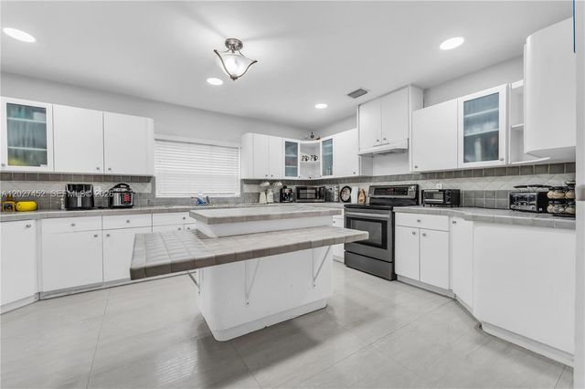6284 SW 26th Street, Miami, FL 33155