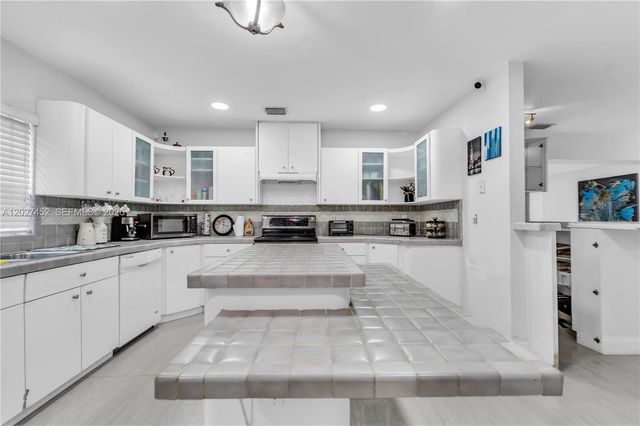 6284 SW 26th Street, Miami, FL 33155
