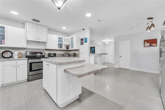 6284 SW 26th Street, Miami, FL 33155