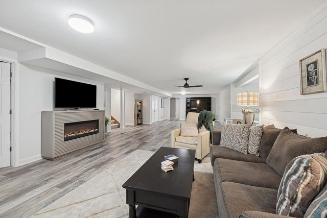 522 Bridgewater CIRCLE, Williams Bay, WI 53191