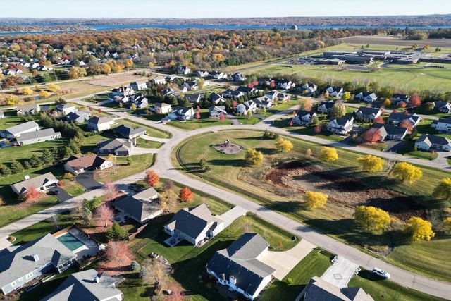 522 Bridgewater CIRCLE, Williams Bay, WI 53191