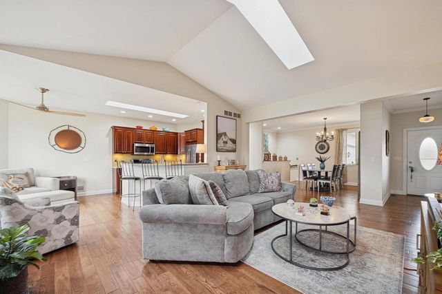 522 Bridgewater CIRCLE, Williams Bay, WI 53191