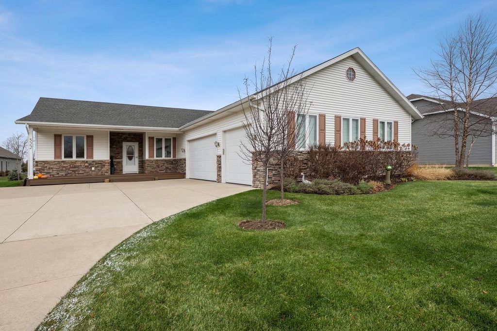 522 Bridgewater CIRCLE, Williams Bay, WI 53191