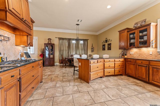 37276 Renaissance Dr, Prairieville, LA 70769