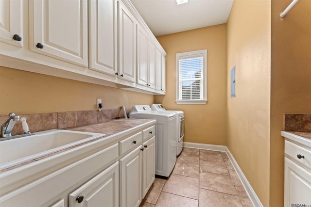 37276 Renaissance Dr, Prairieville, LA 70769