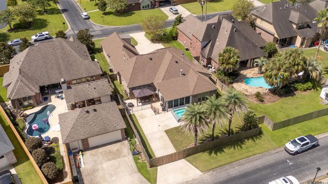 37276 Renaissance Dr, Prairieville, LA 70769