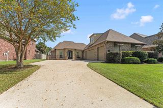 37276 Renaissance Dr, Prairieville, LA 70769