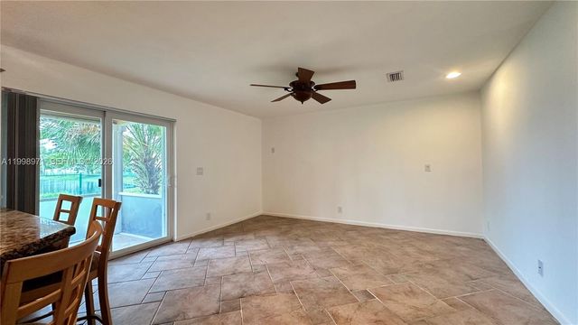 1141 Scarborough Dr, Davie, FL 33324