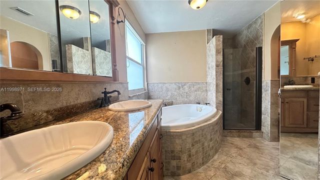 1141 Scarborough Dr, Davie, FL 33324