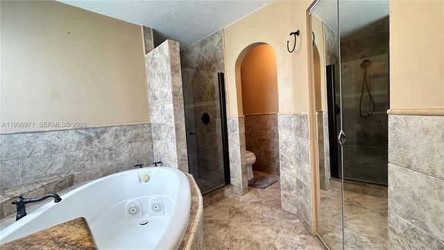 1141 Scarborough Dr, Davie, FL 33324