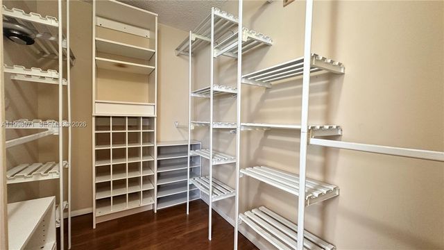 1141 Scarborough Dr, Davie, FL 33324