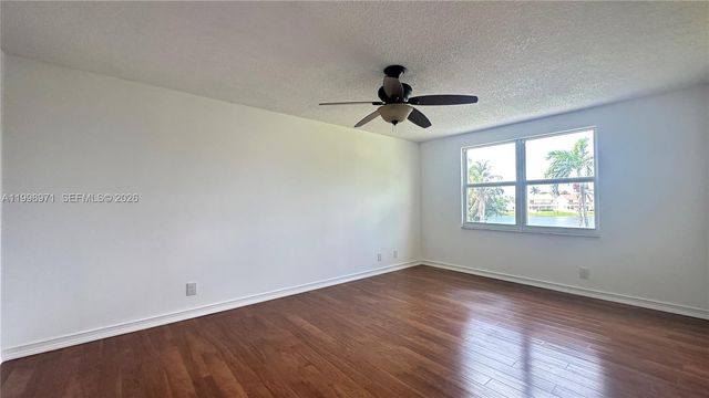 1141 Scarborough Dr, Davie, FL 33324