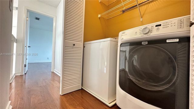 1141 Scarborough Dr, Davie, FL 33324