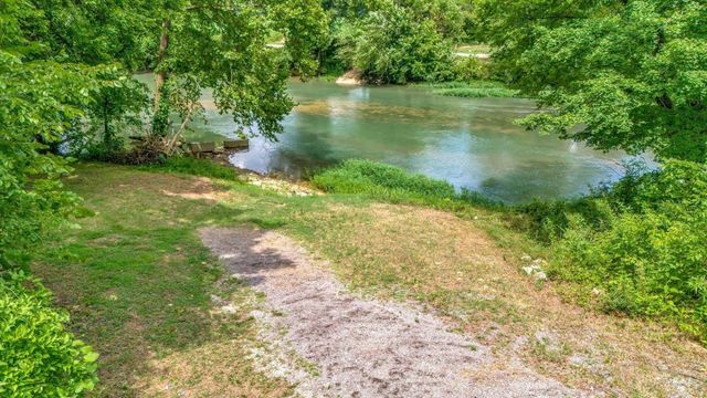 1076 Hwy 13 North, Lobelville, TN 37097