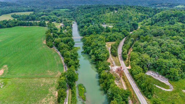 1076 Hwy 13 North, Lobelville, TN 37097
