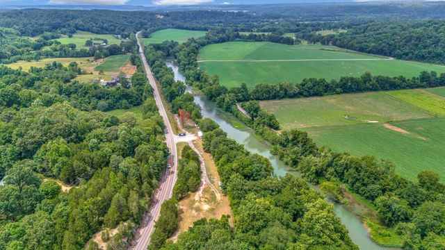 1076 Hwy 13 North, Lobelville, TN 37097