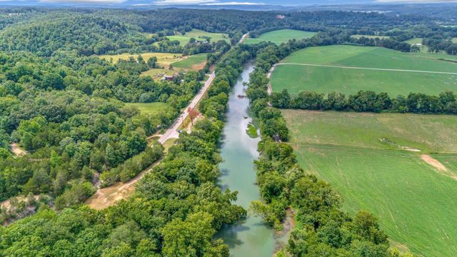 1076 Hwy 13 North, Lobelville, TN 37097