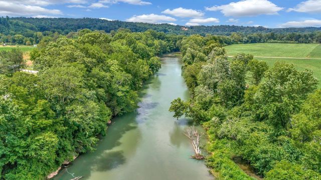 1076 Hwy 13 North, Lobelville, TN 37097