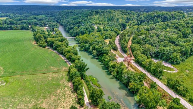 1076 Hwy 13 North, Lobelville, TN 37097