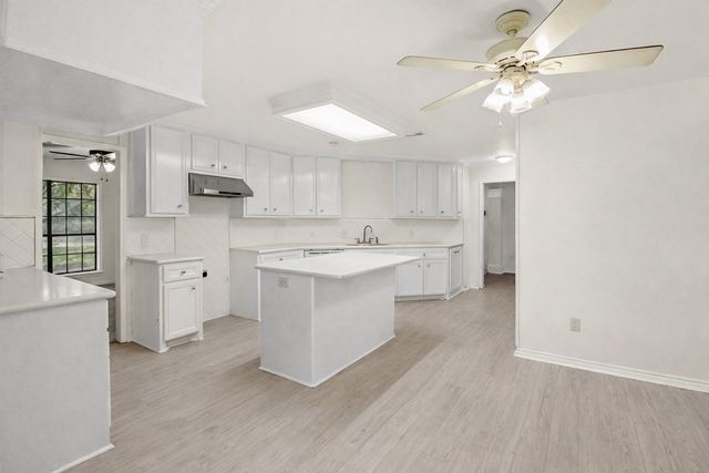 1010 Mockingbird Lane, Richwood, TX 77531