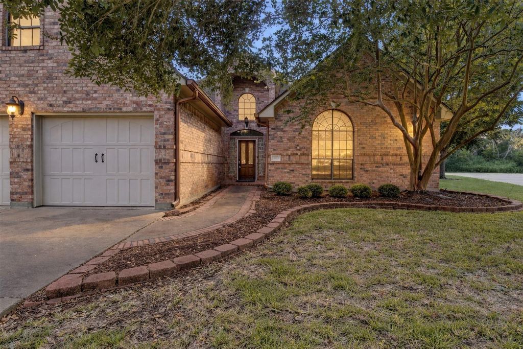 1010 Mockingbird Lane, Richwood, TX 77531