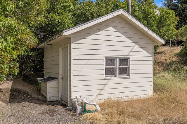 1710 Alisa Lane, Klamath Falls, OR 97601