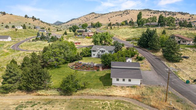 1710 Alisa Lane, Klamath Falls, OR 97601