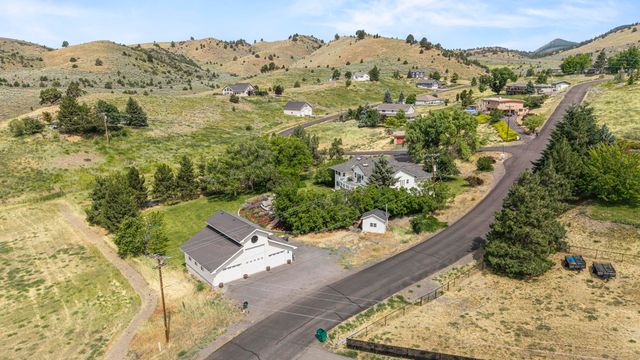 1710 Alisa Lane, Klamath Falls, OR 97601