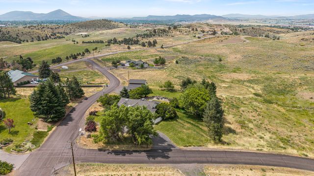 1710 Alisa Lane, Klamath Falls, OR 97601
