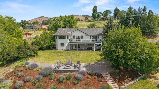 1710 Alisa Lane, Klamath Falls, OR 97601