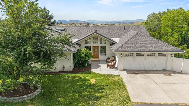 1710 Alisa Lane, Klamath Falls, OR 97601