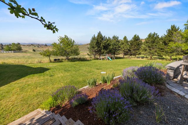 1710 Alisa Lane, Klamath Falls, OR 97601