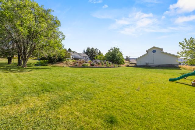 1710 Alisa Lane, Klamath Falls, OR 97601