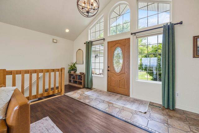 1710 Alisa Lane, Klamath Falls, OR 97601