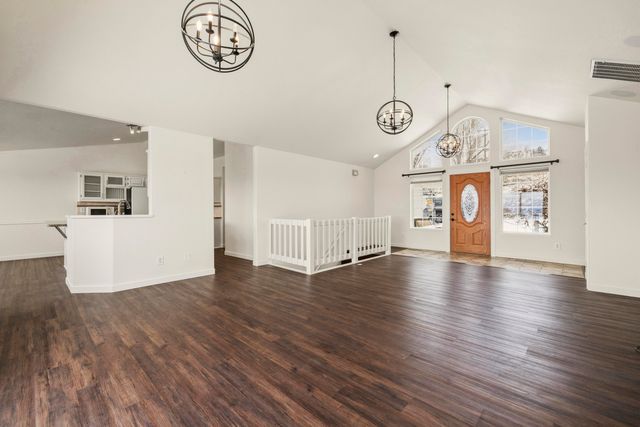 1710 Alisa Lane, Klamath Falls, OR 97601