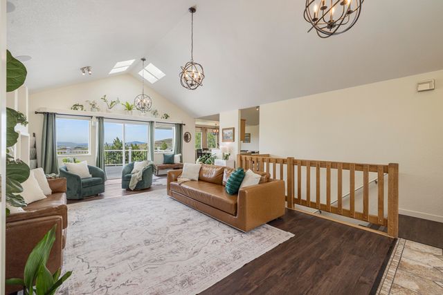 1710 Alisa Lane, Klamath Falls, OR 97601